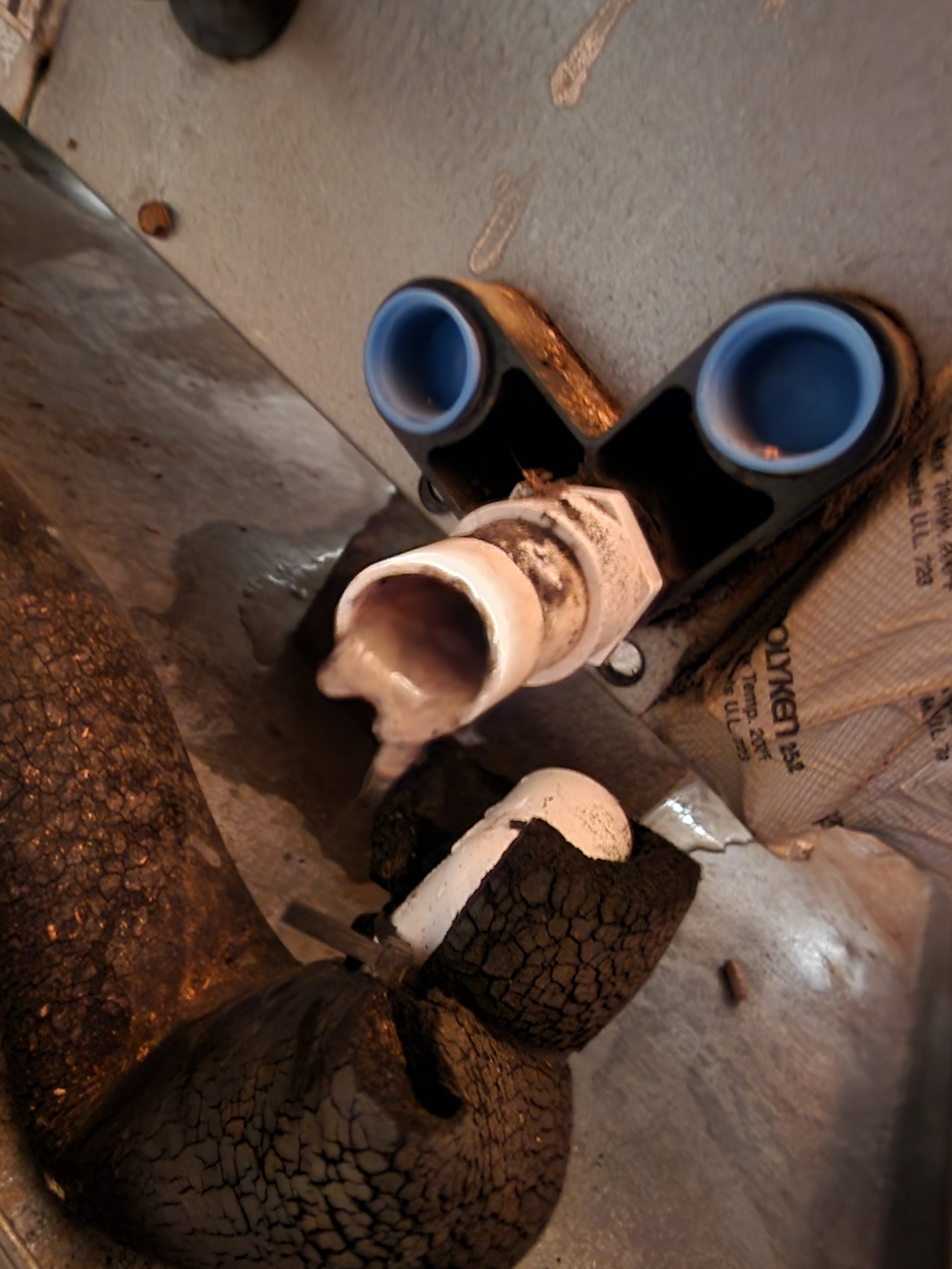 Failed duct insulation — Garris Air duct replacement job